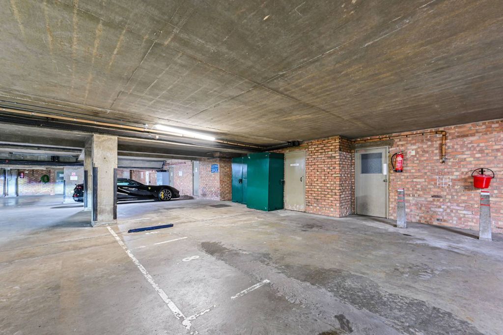 Property photo 1 of 2