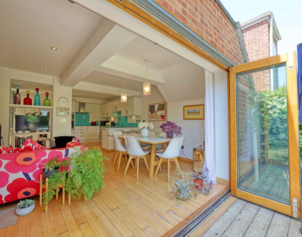 Property photo 2 of 17