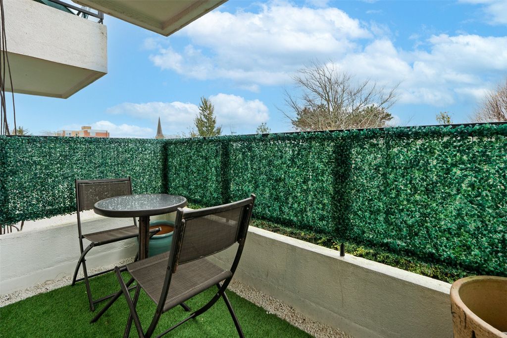 Property photo 2 of 13 Picture No. 15