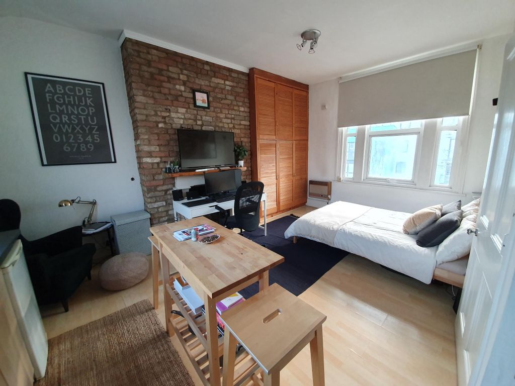 Property photo 2 of 5