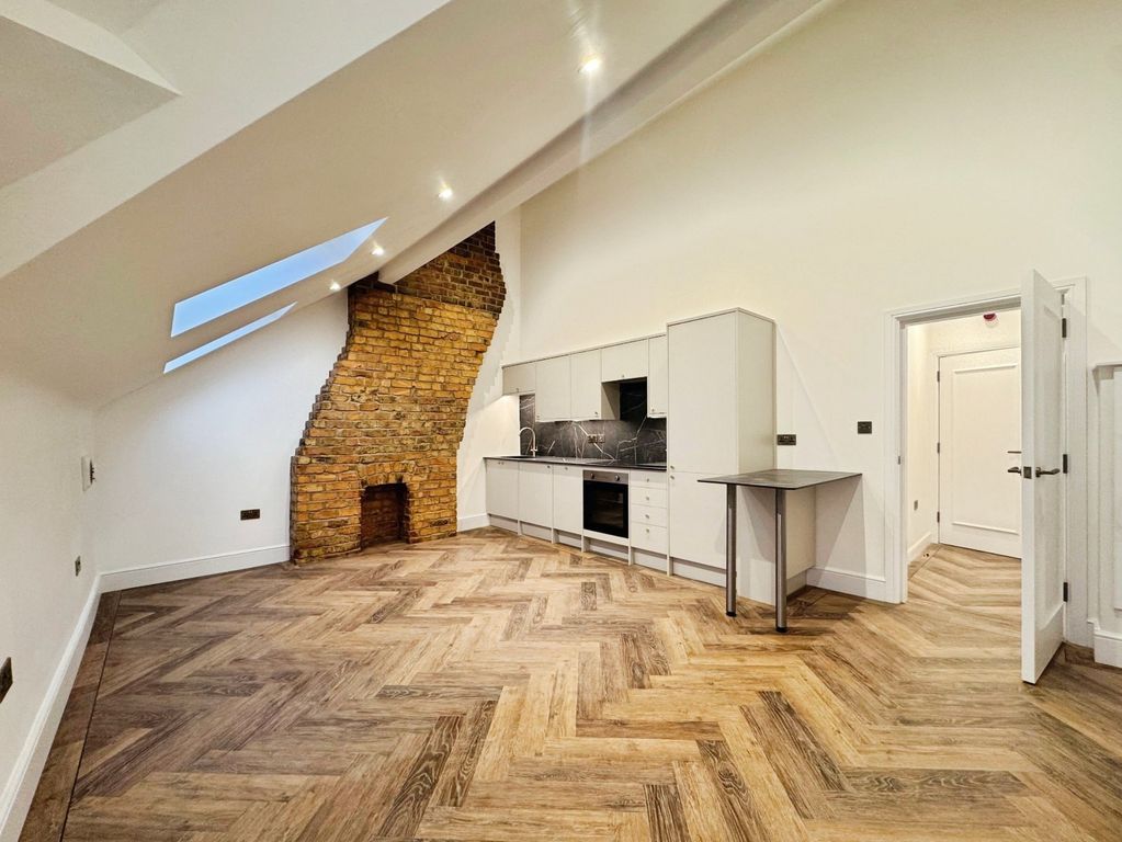 Property photo 2 of 17 Picture No. 14