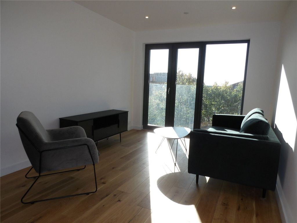 Property photo 3 of 7 Picture No. 06