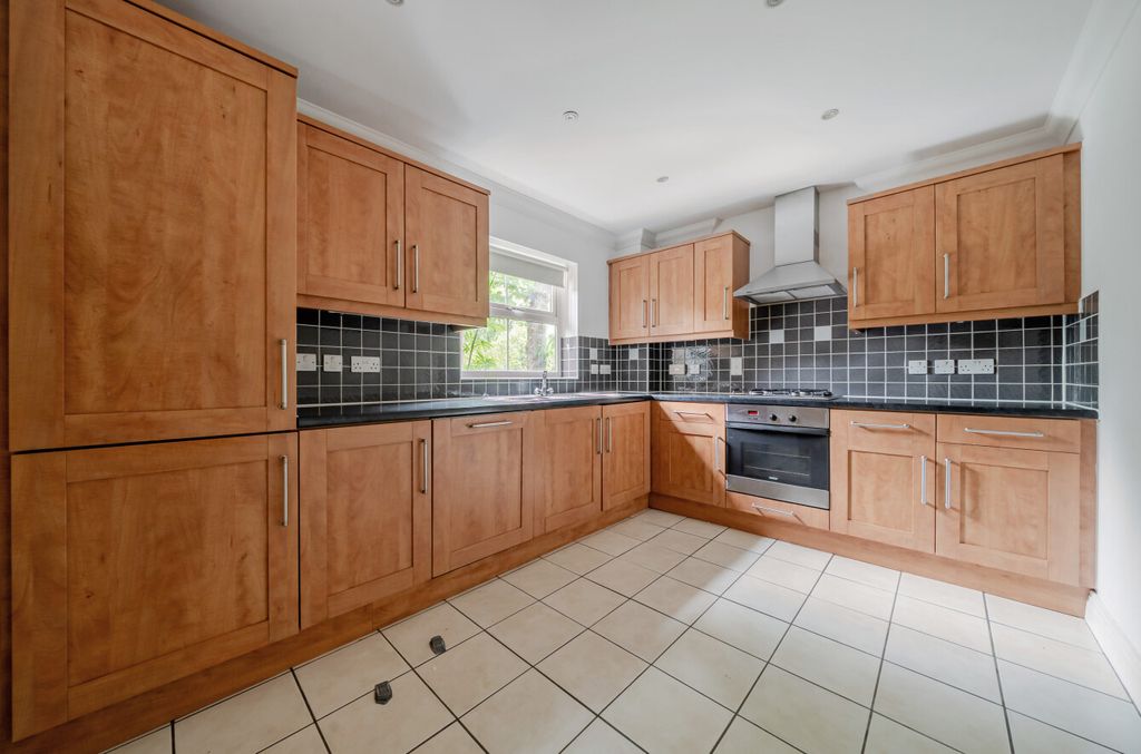 Property photo 2 of 18 1485768-15-6A43d9...