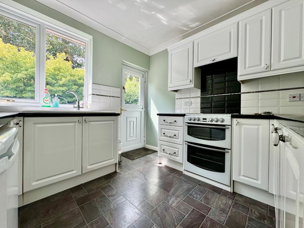 Property photo 2 of 9 4449251