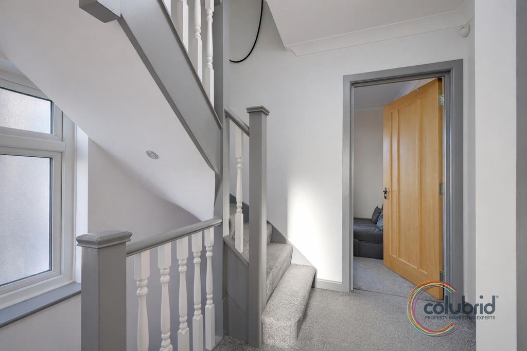 Additional image 19 of 5 bed semi-detached house for saleBlackshots Lane, Grays RM16