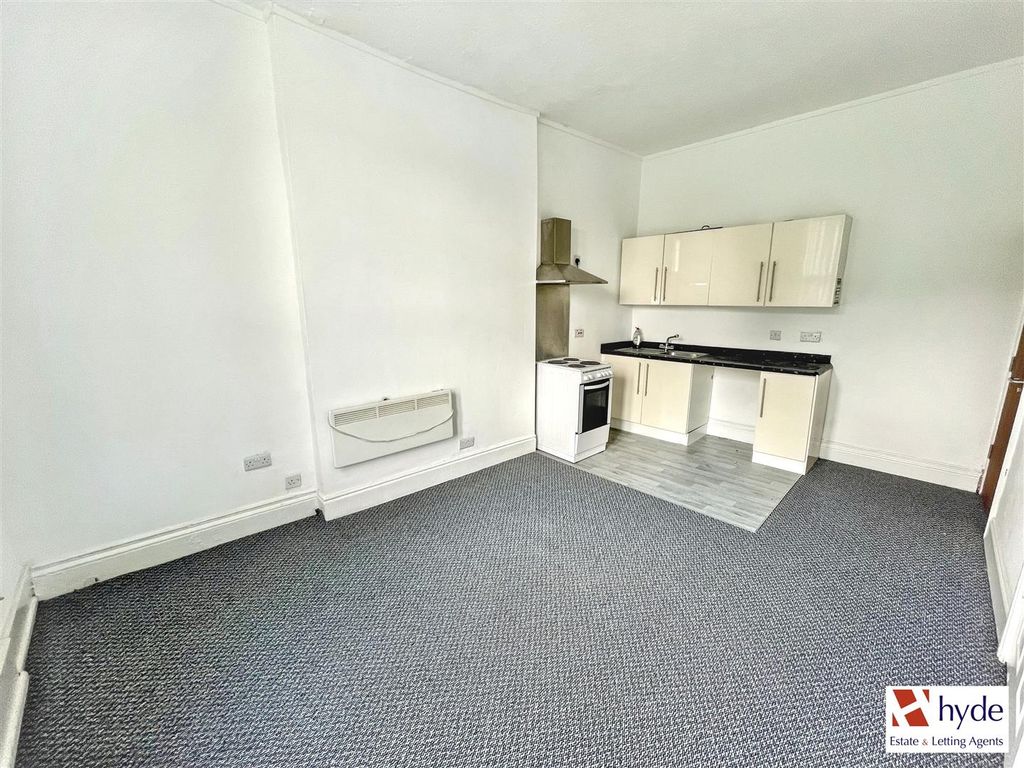 Property photo 3 of 8 Img_8877.Jpg