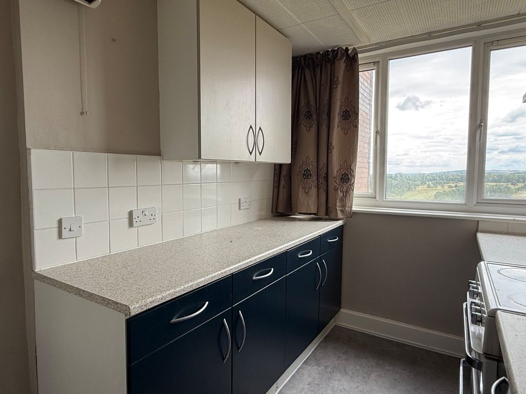 Property photo 3 of 6 Kitchen