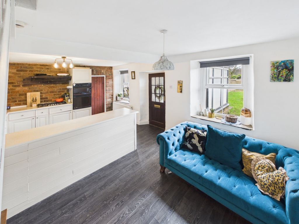 Property photo 2 of 24 Cam04789G0-Pr0038-Still006