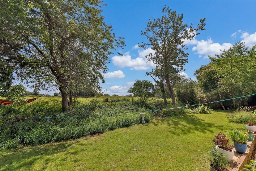 Property photo 3 of 25