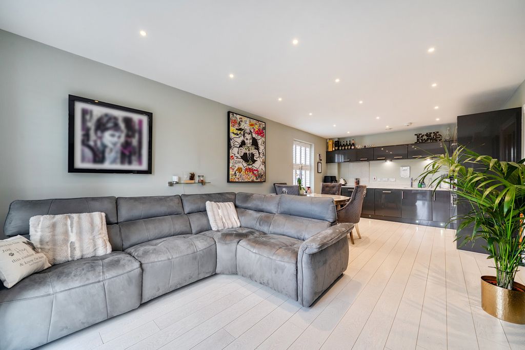 Property photo 2 of 17 1509140-12-6A8477...