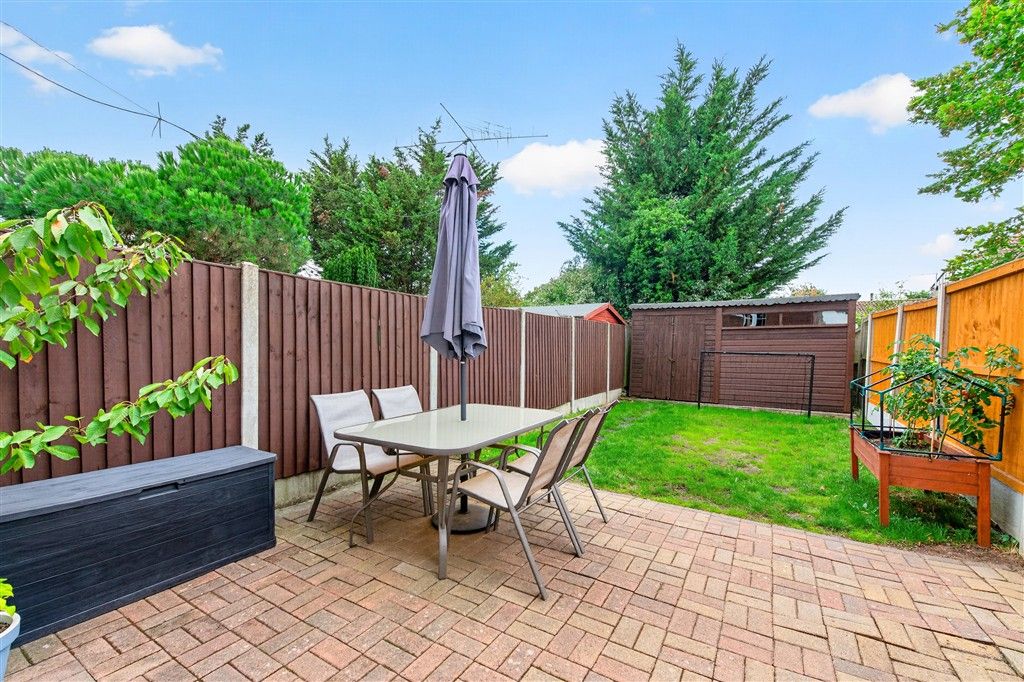 Property photo 2 of 12 Garden