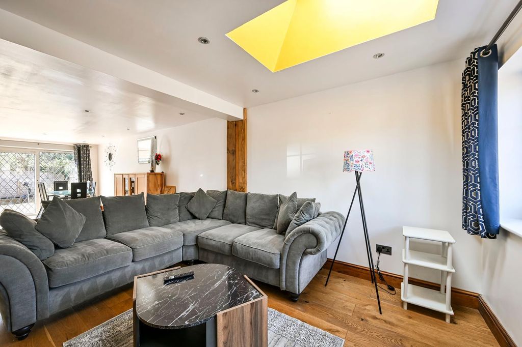Property photo 1 of 25