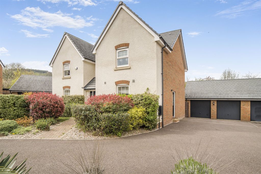Property photo 1 of 24
