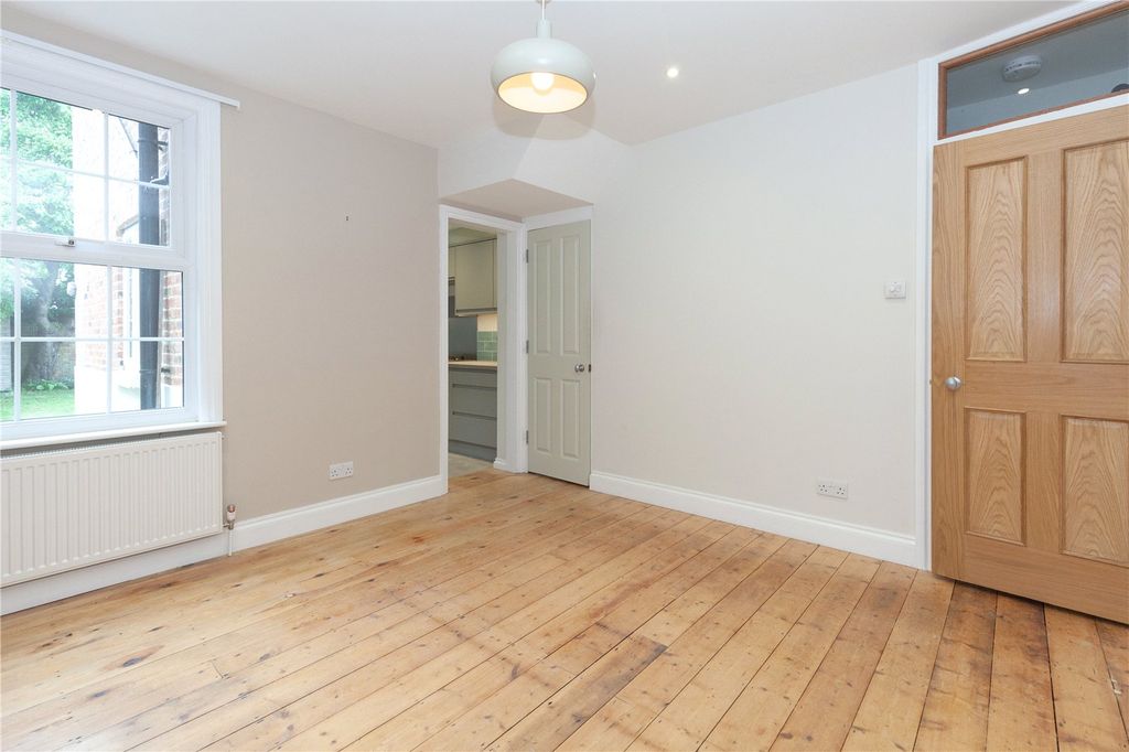 Property photo 3 of 10 Picture No. 06