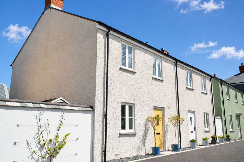 Property photo 1 of 16 External