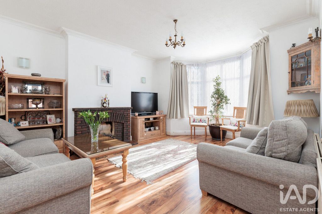 Property photo 1 of 21