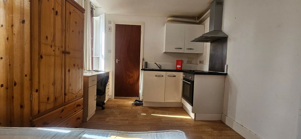 Property photo 1 of 4