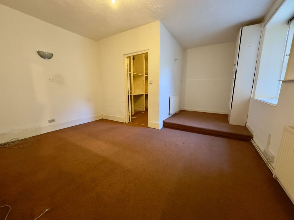 Property photo 2 of 10 Photo 4