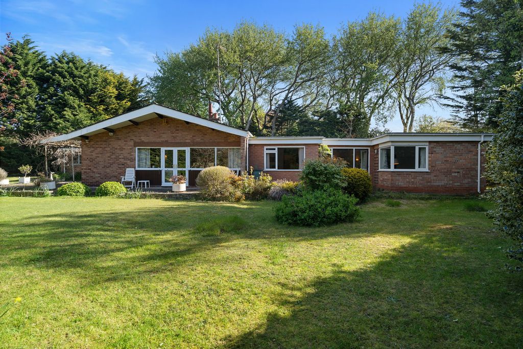 Property photo 2 of 28