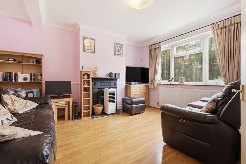 Property photo 2 of 14 4498515