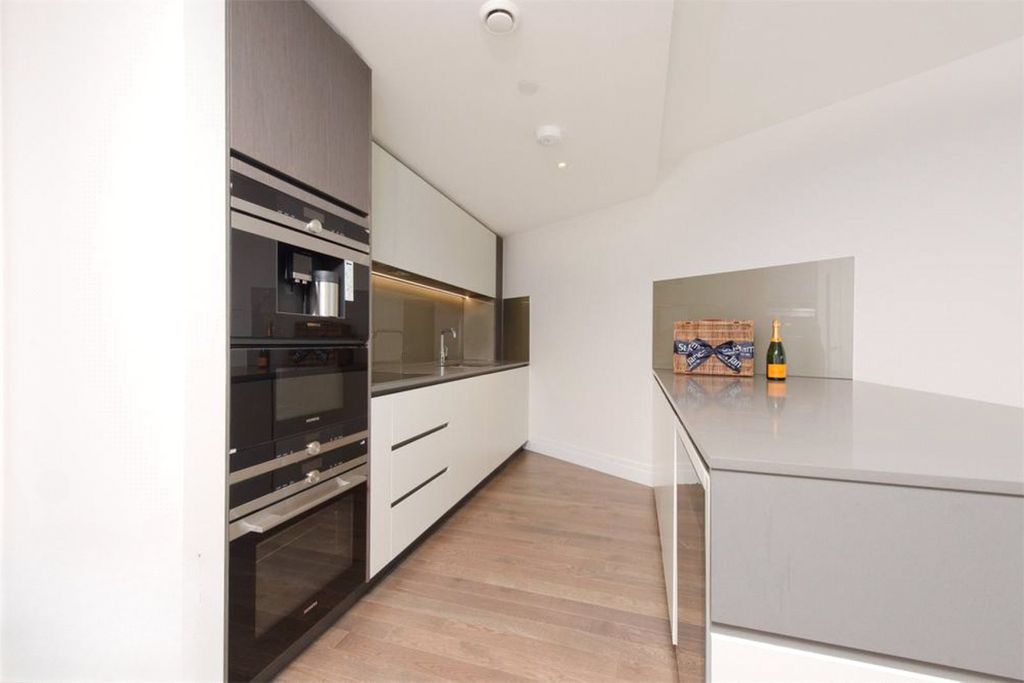 Property photo 3 of 23 Picture No. 04