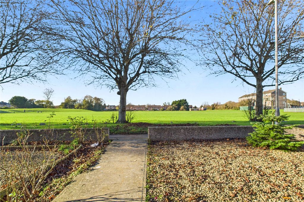 Property photo 2 of 21 Picture No. 16