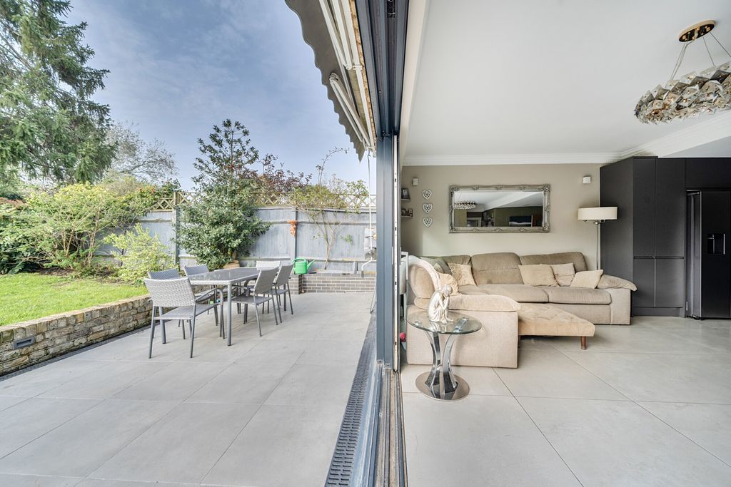 Property photo 1 of 30 1433283-22-69Bd73...