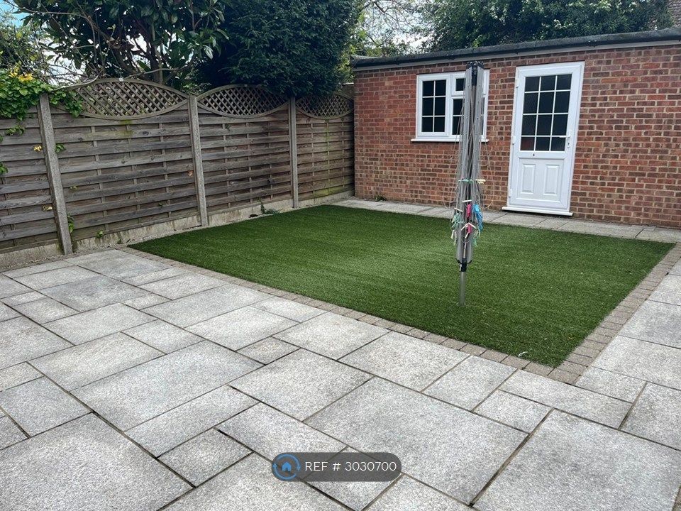 Property photo 3 of 25 Low Maintenance Garden