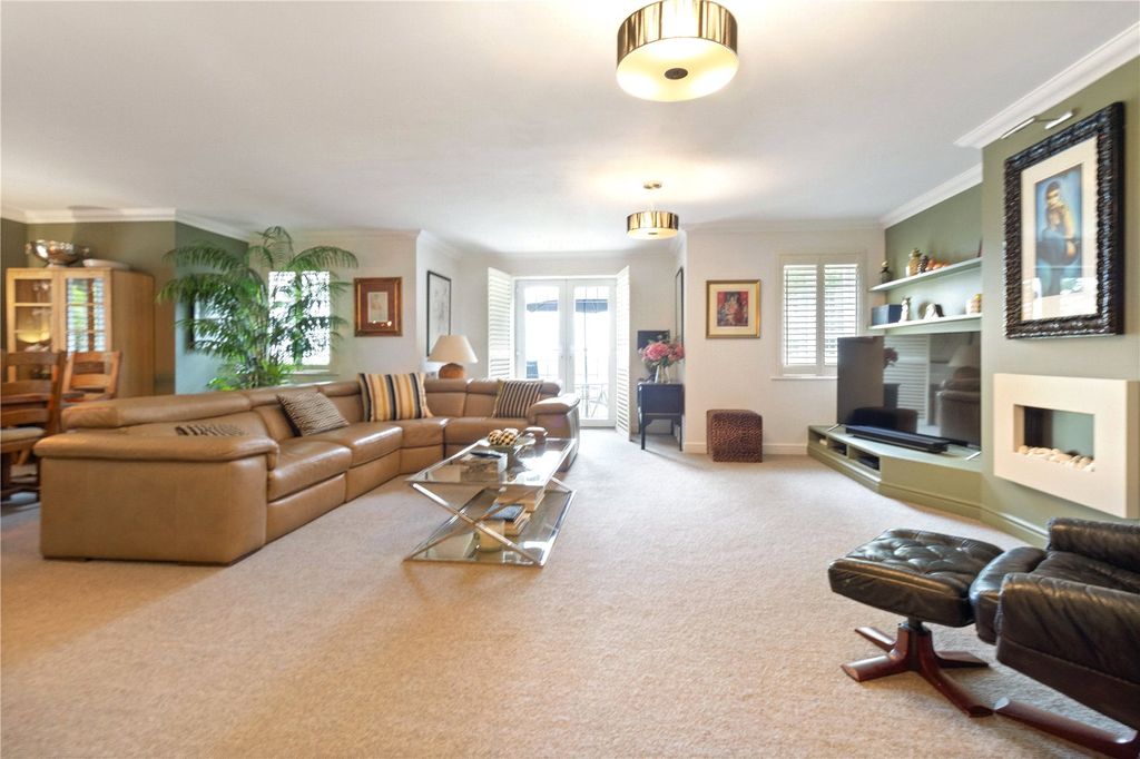 Property photo 3 of 24 Picture No. 28