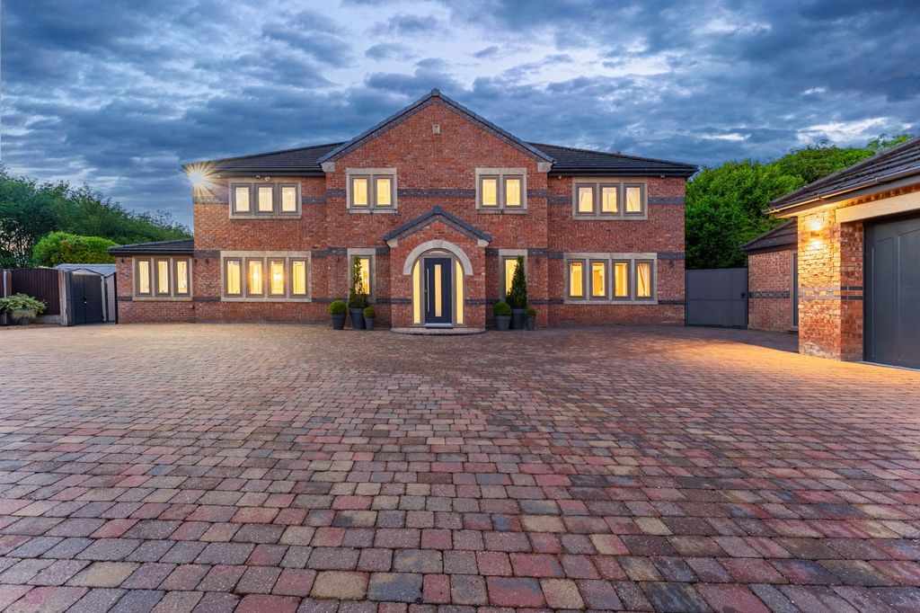 Property photo 1 of 62