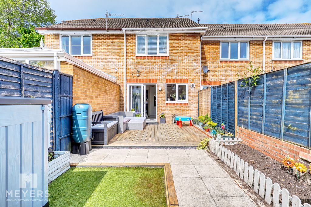 Property photo 2 of 18