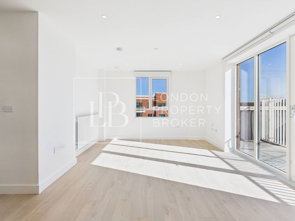 Property photo 2 of 18