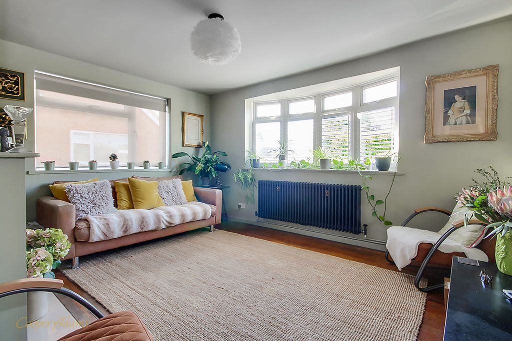 Property photo 2 of 14 Sitting Room