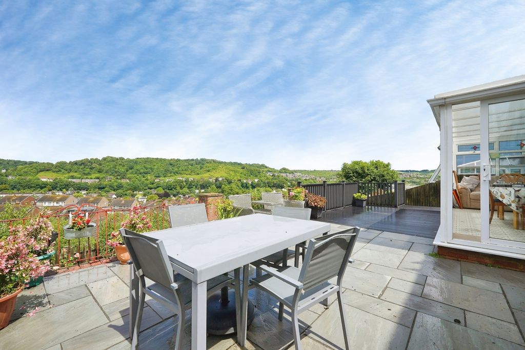 Property photo 2 of 25 Pbox-Img.Jpg