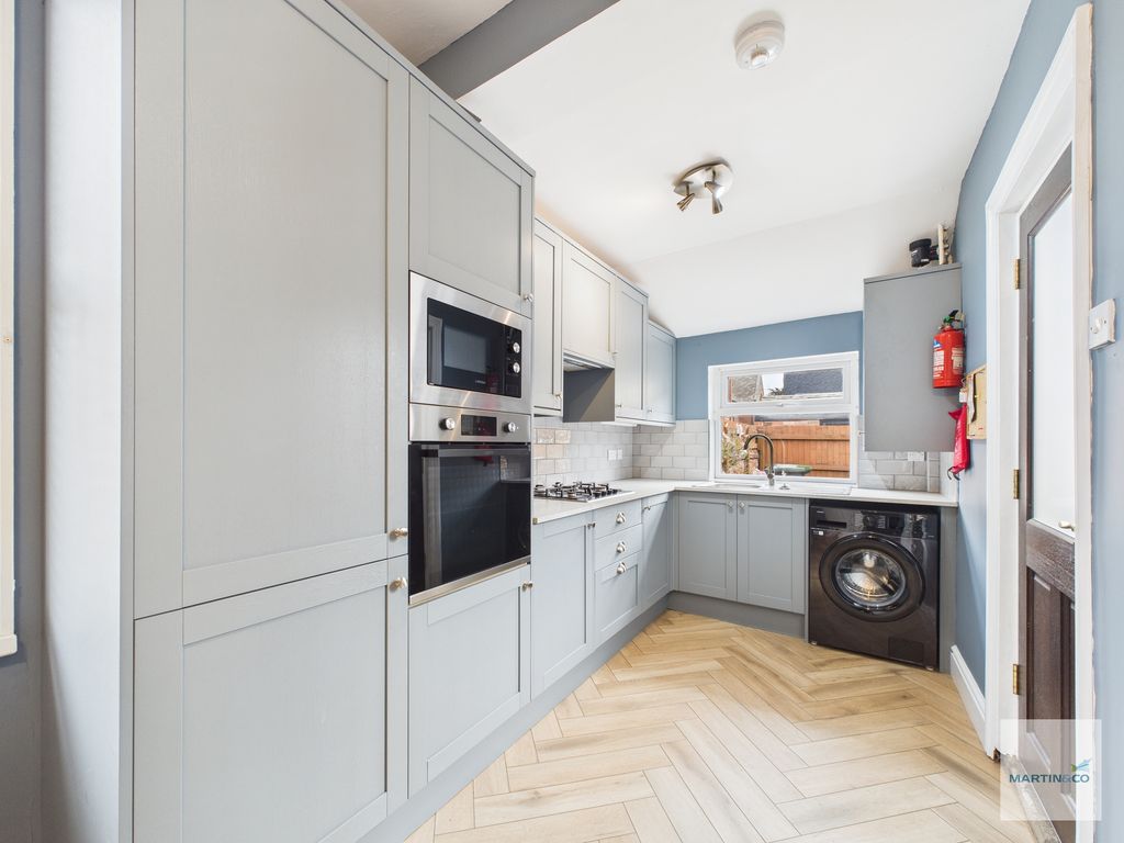 Property photo 2 of 14 Cam03394G0-Pr0377-Still003