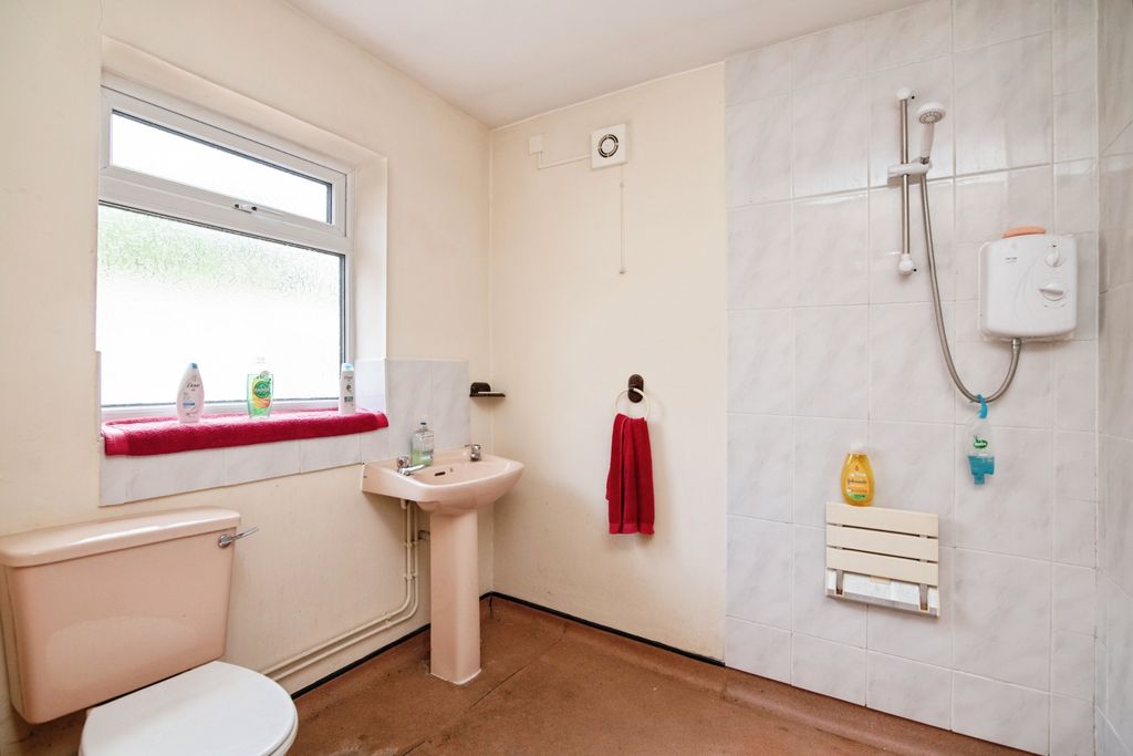 Property photo 3 of 15