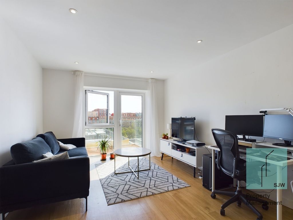 Property photo 3 of 11