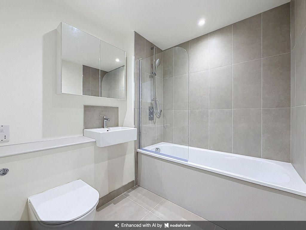 Property photo 3 of 12 Bathroom
