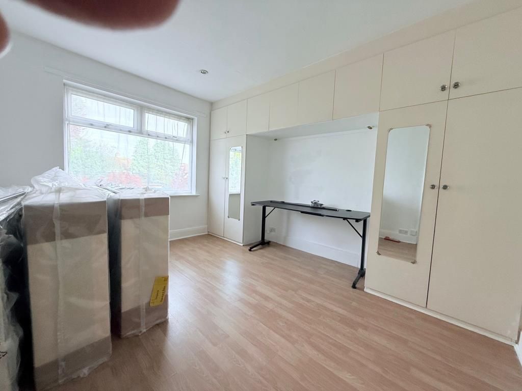 Property photo 3 of 5 Bedroom