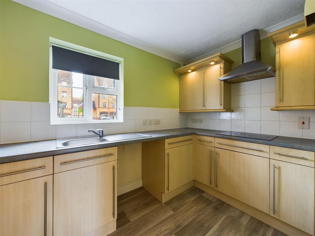 Property photo 3 of 11 Cam02319G0-Pr0101-St