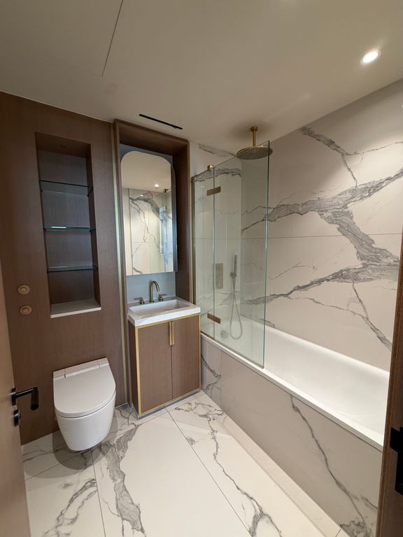 Property photo 3 of 17 En Suite