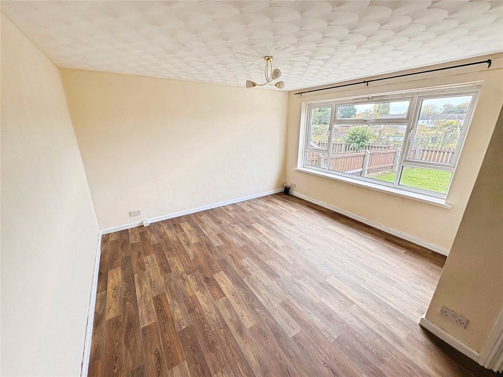 Property photo 3 of 10 Living Room