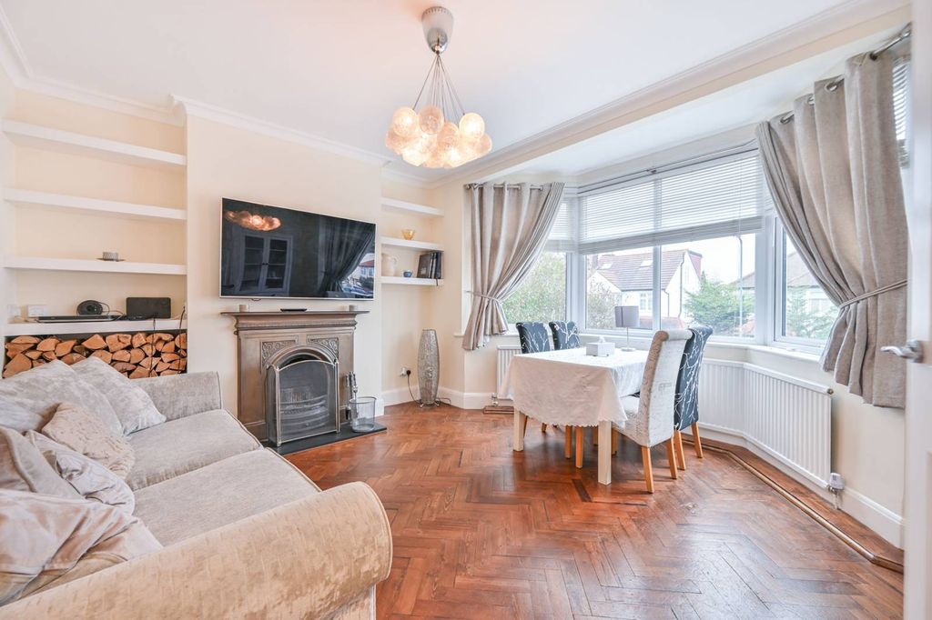 Property photo 2 of 12