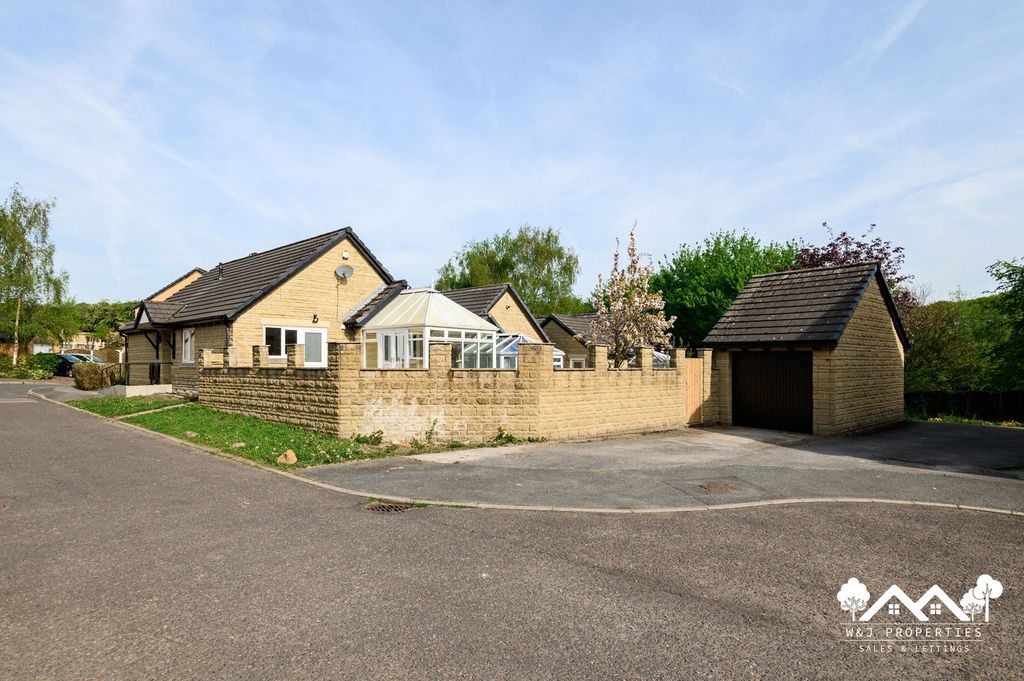Property photo 2 of 25