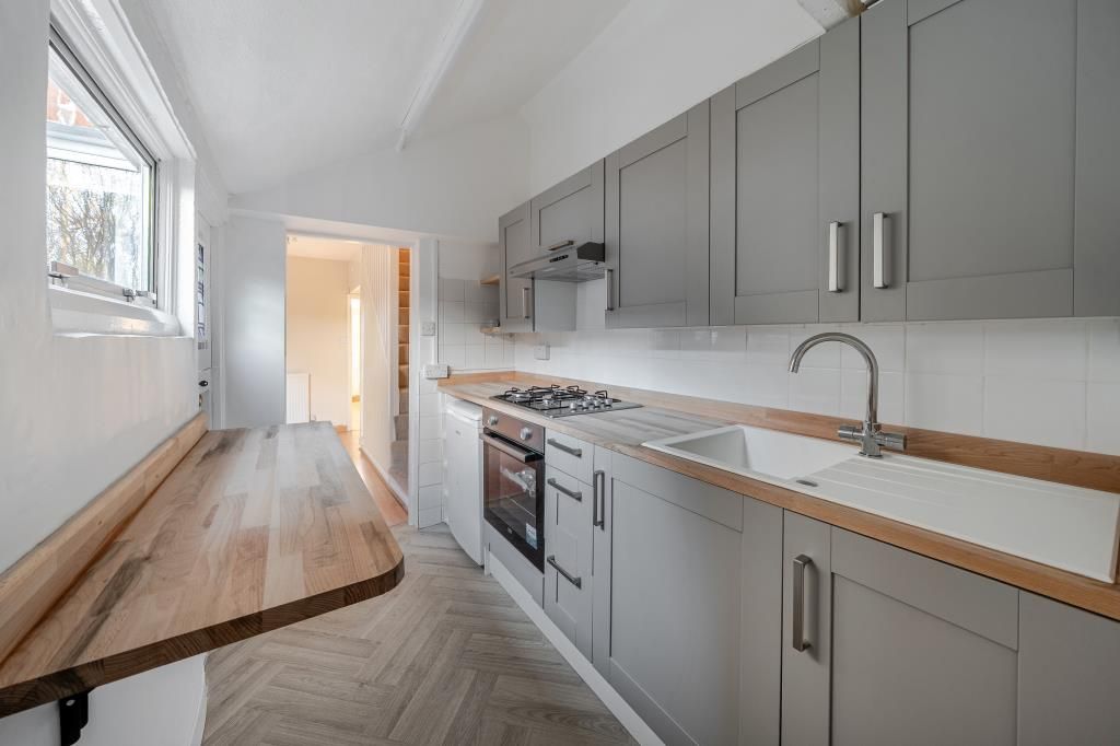 Property photo 3 of 20 Kitchen