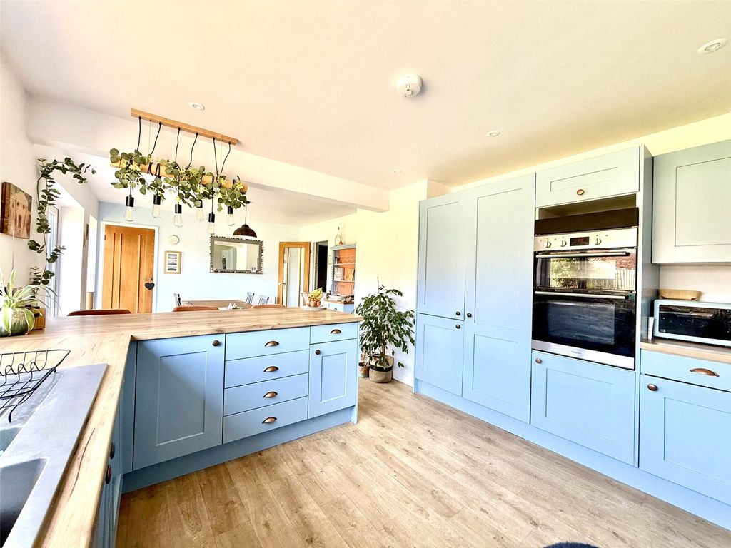 Property photo 2 of 24 Picture No. 22