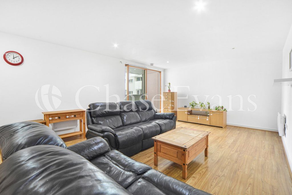 Property photo 3 of 17 Living