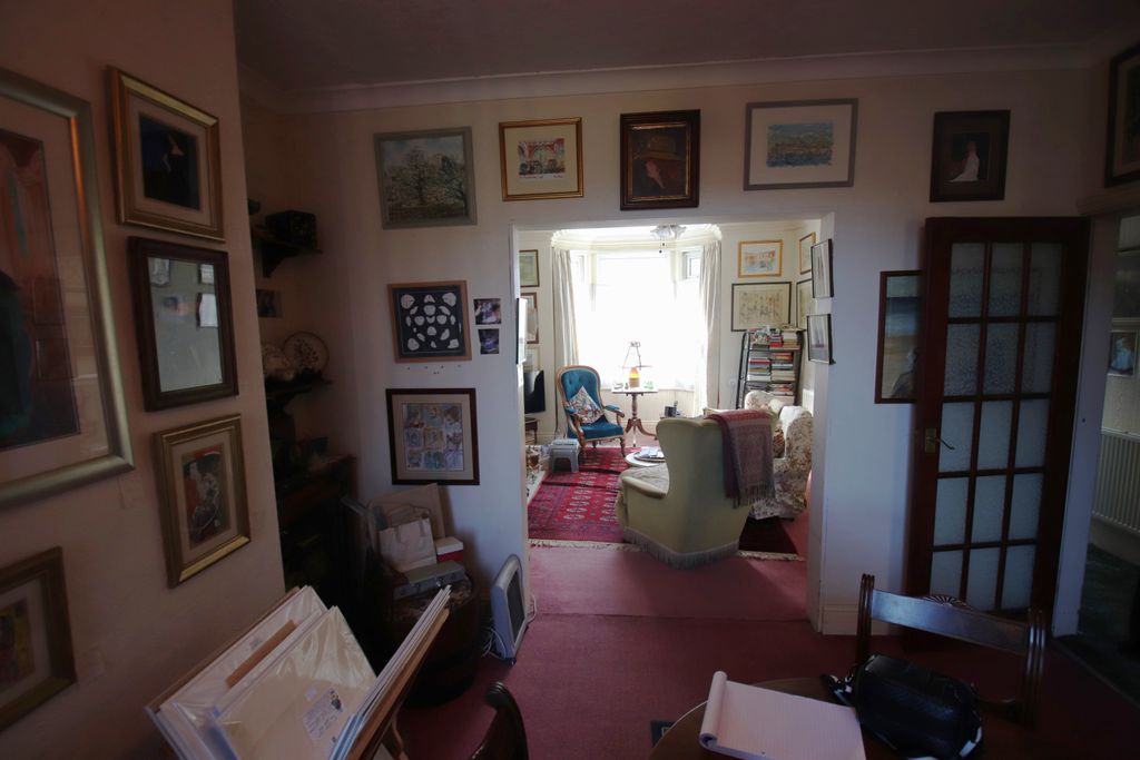 Property photo 3 of 11
