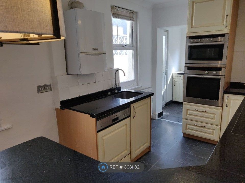 Property photo 3 of 15 Kitchen Utility Room At End