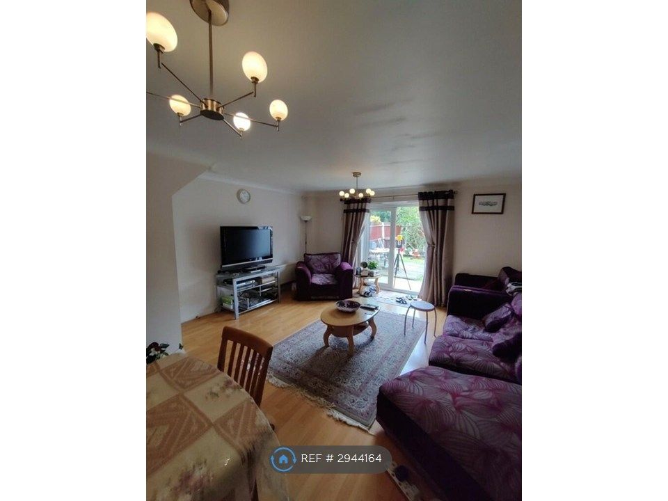 Property photo 2 of 9